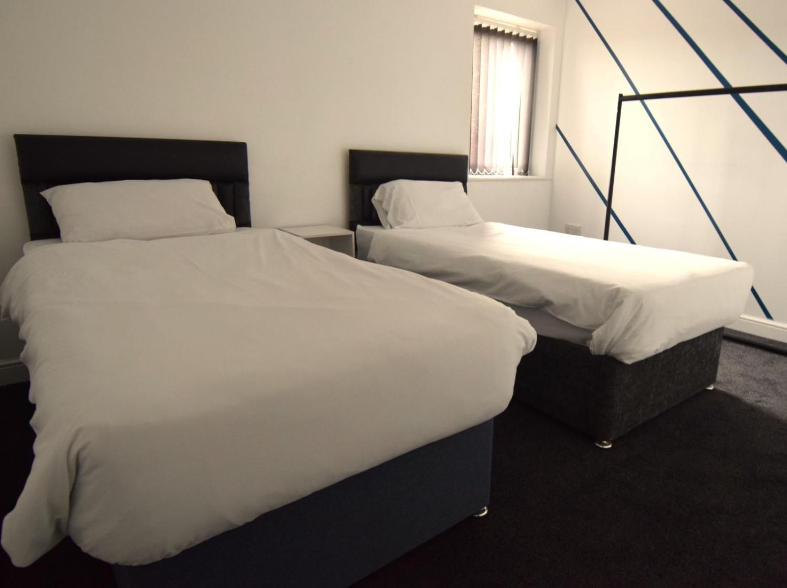 Oyo Victoria Apartments มิดเดิลส์บะระ ภายนอก รูปภาพ