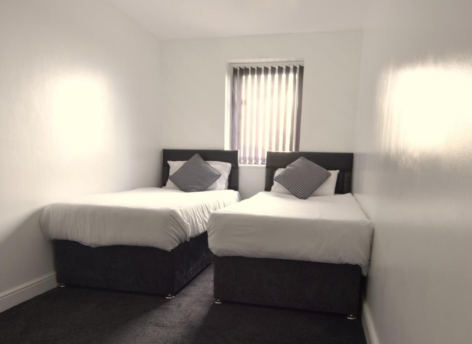 Oyo Victoria Apartments มิดเดิลส์บะระ ภายนอก รูปภาพ