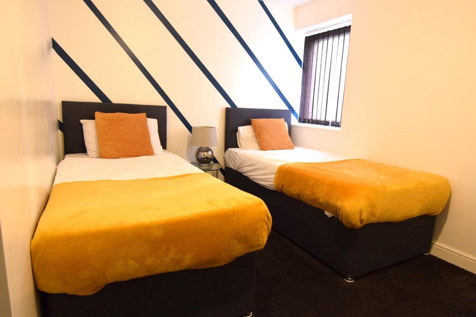 Oyo Victoria Apartments มิดเดิลส์บะระ ภายนอก รูปภาพ
